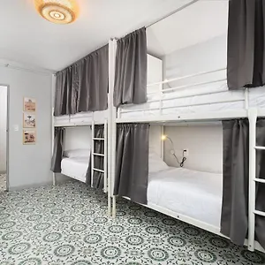 Bungalows Hostel Hostel